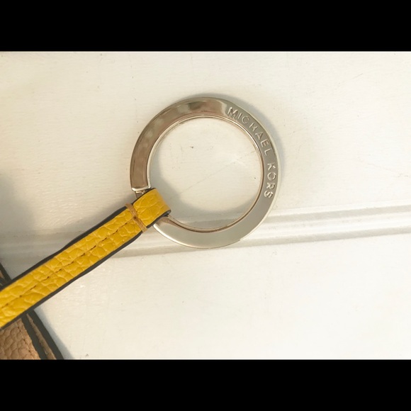 🌸SOLD🌸 Michael Kors Color Block Coin/Key Holder - Picture 4 of 5